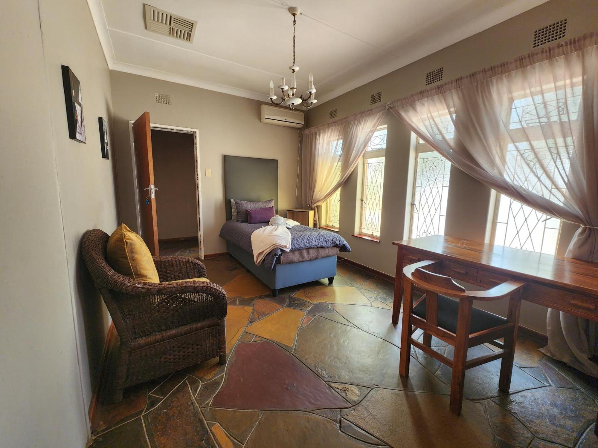 Midway Overnight Rooms كيمبرلي الغرفة الصورة
